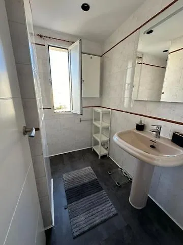 Alexandru דירה *